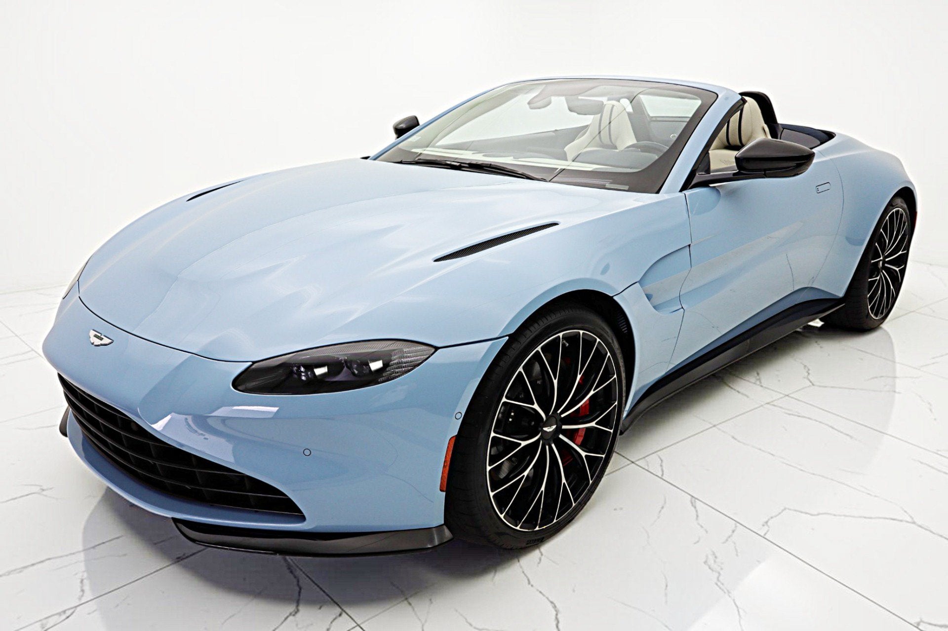 2022 Aston Martin Vantage Roadster