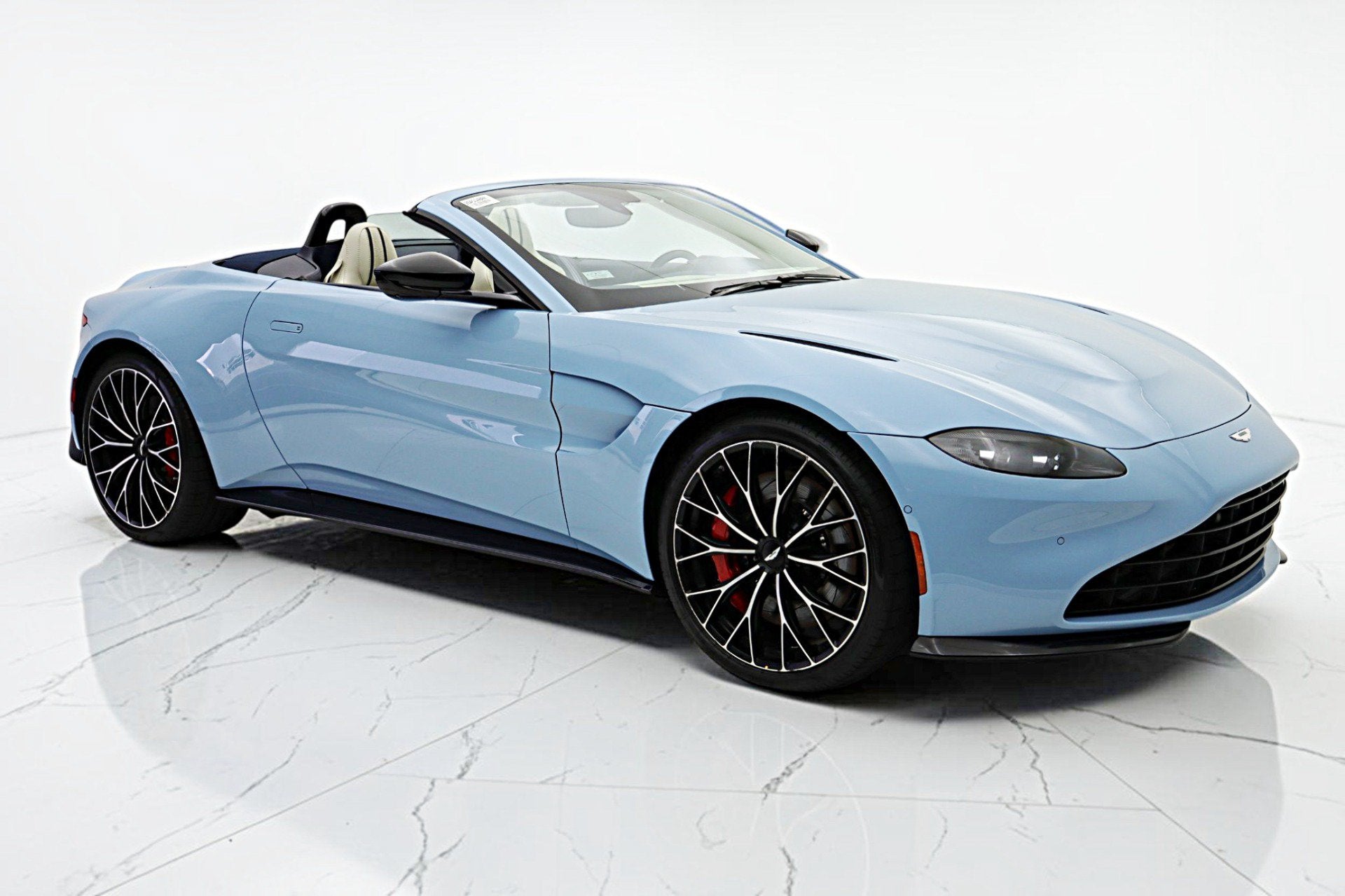 2022 Aston Martin Vantage Roadster