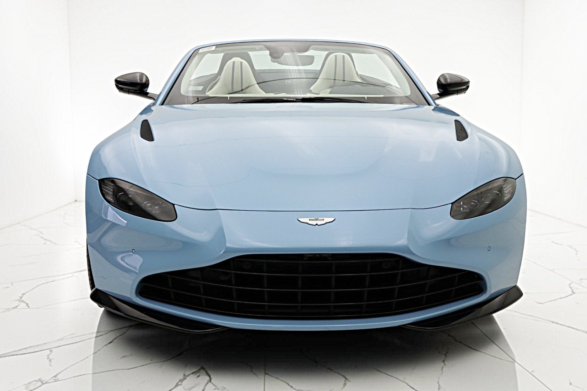 2022 Aston Martin Vantage Roadster
