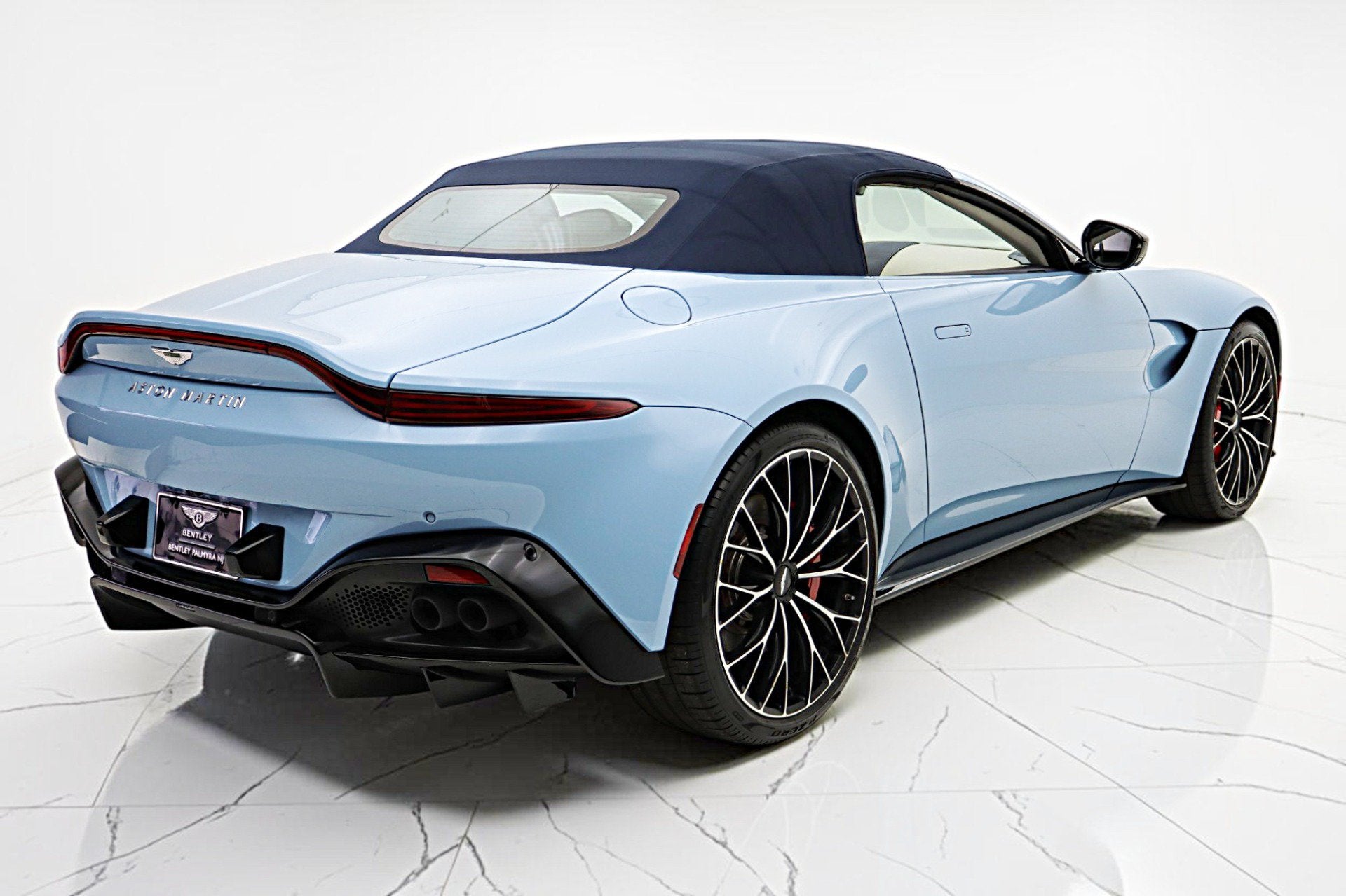 2022 Aston Martin Vantage Roadster