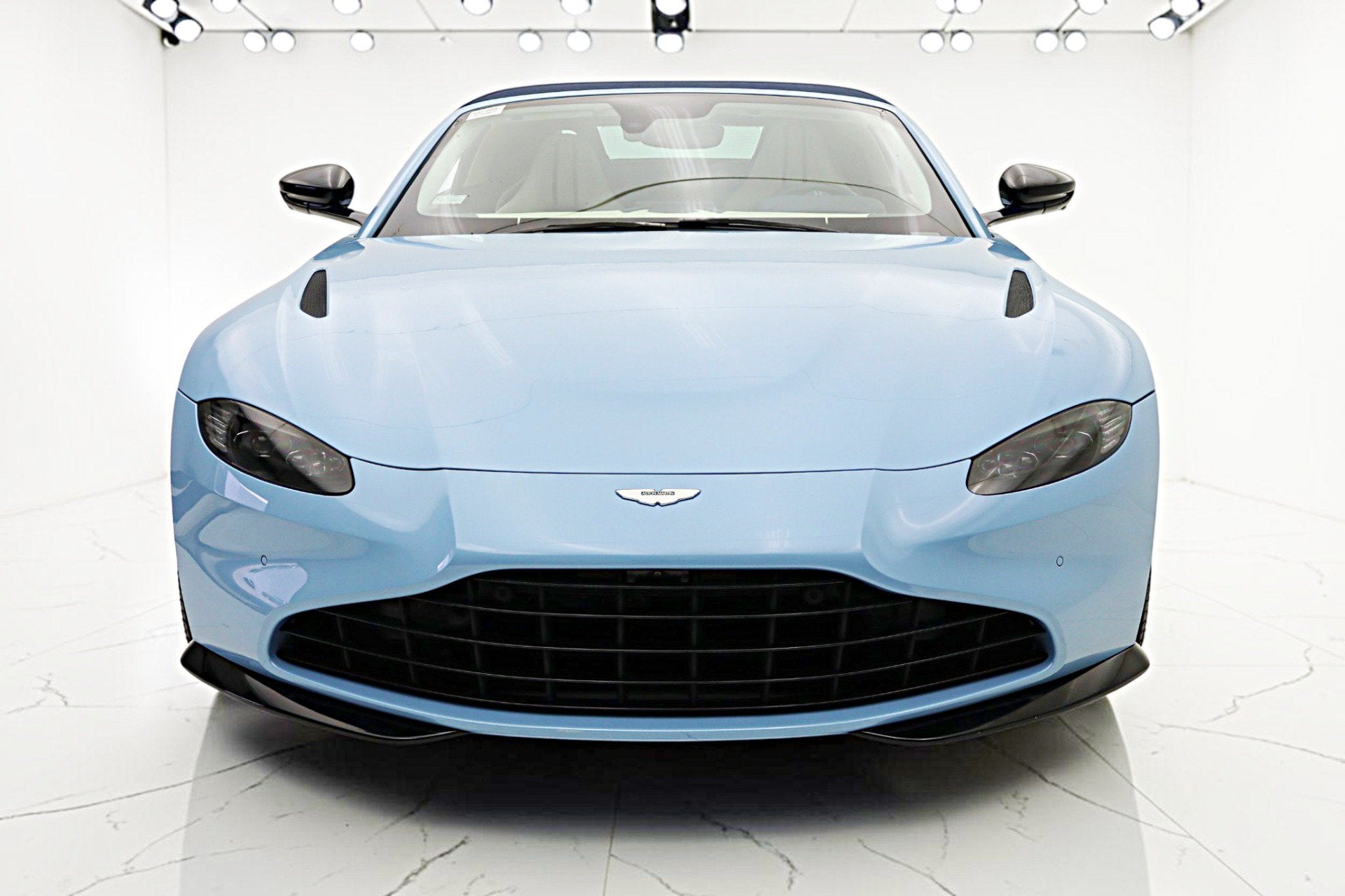 2022 Aston Martin Vantage Roadster