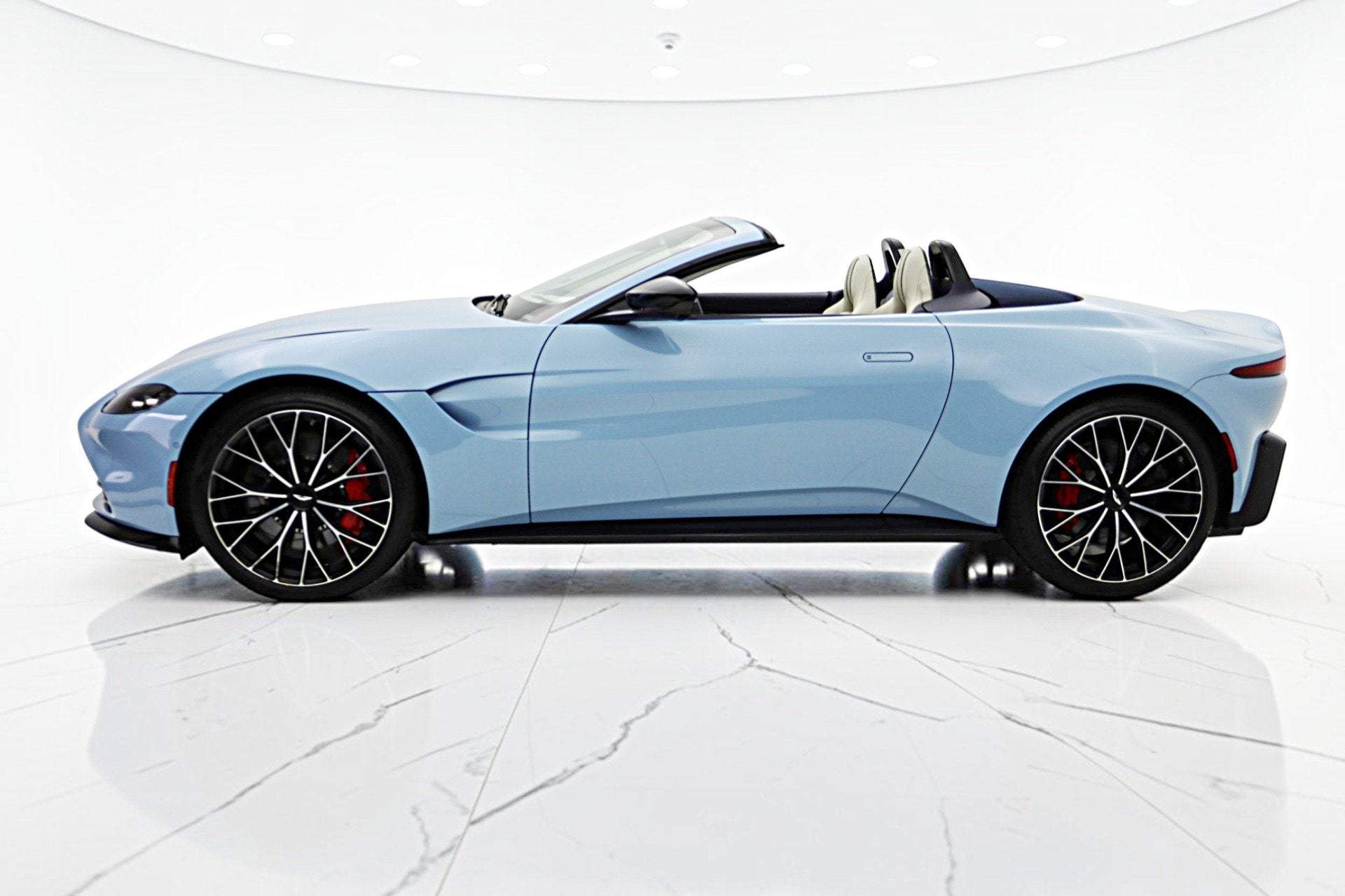 2022 Aston Martin Vantage Roadster