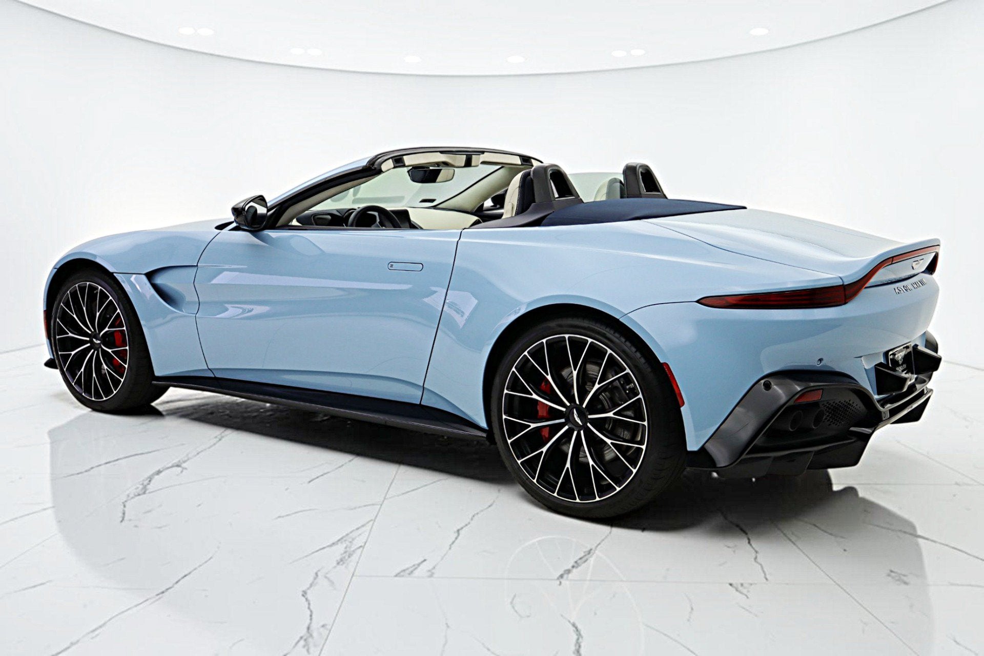 2022 Aston Martin Vantage Roadster