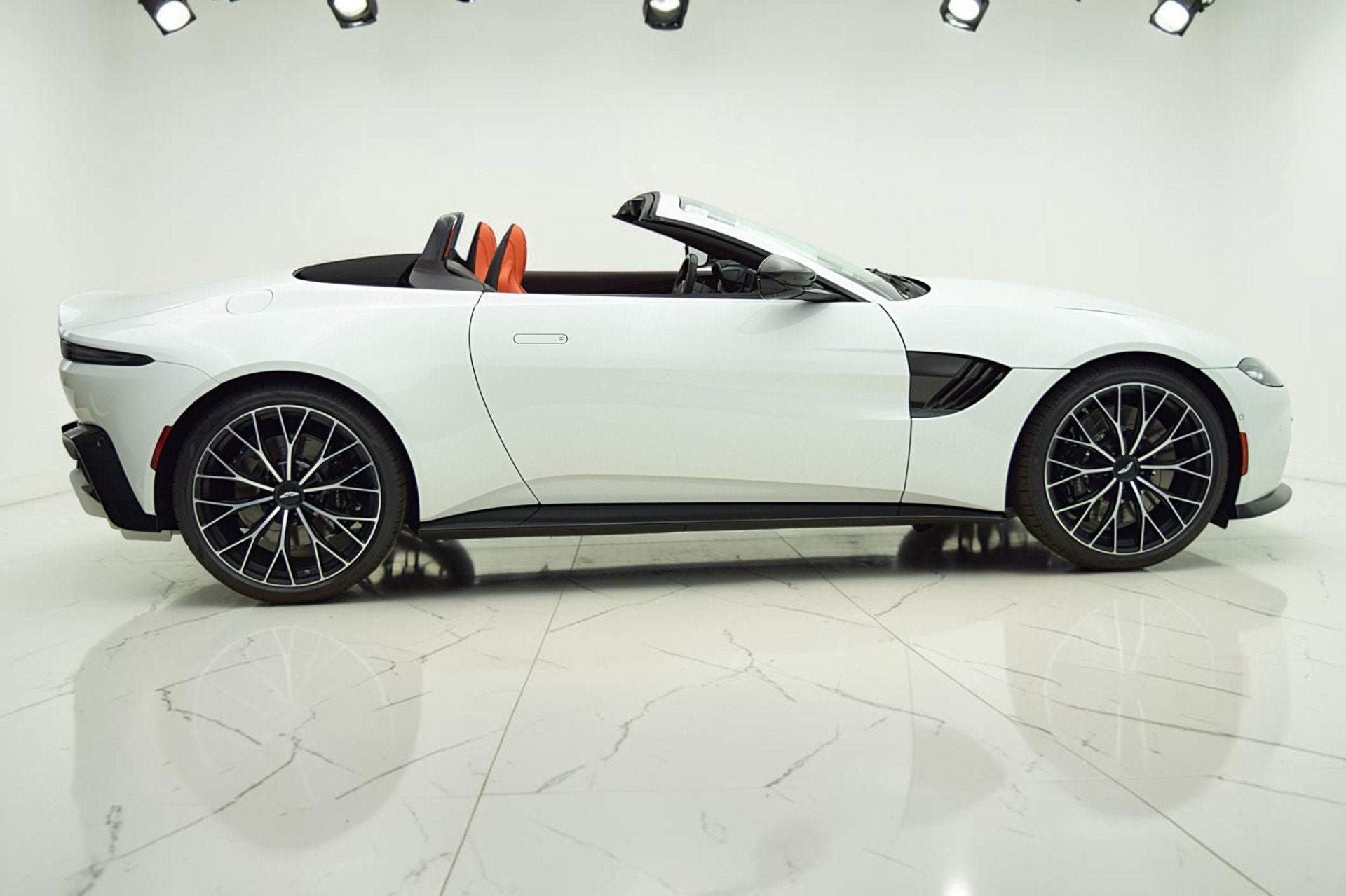 2023 Aston Martin Vantage Roadster