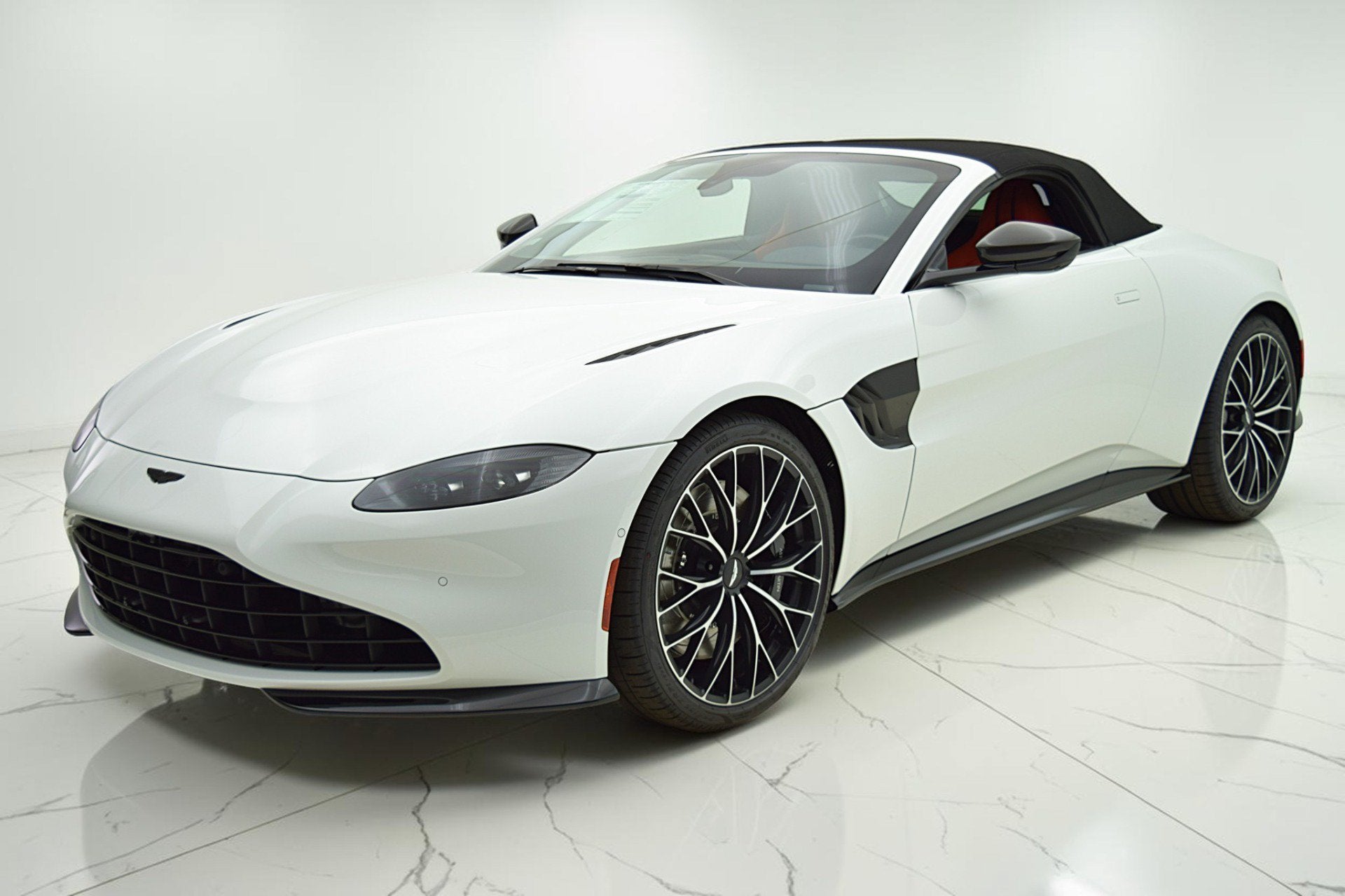 2023 Aston Martin Vantage Roadster