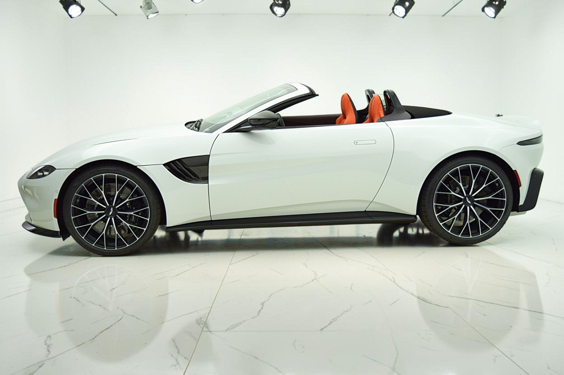 2023 Aston Martin Vantage Roadster