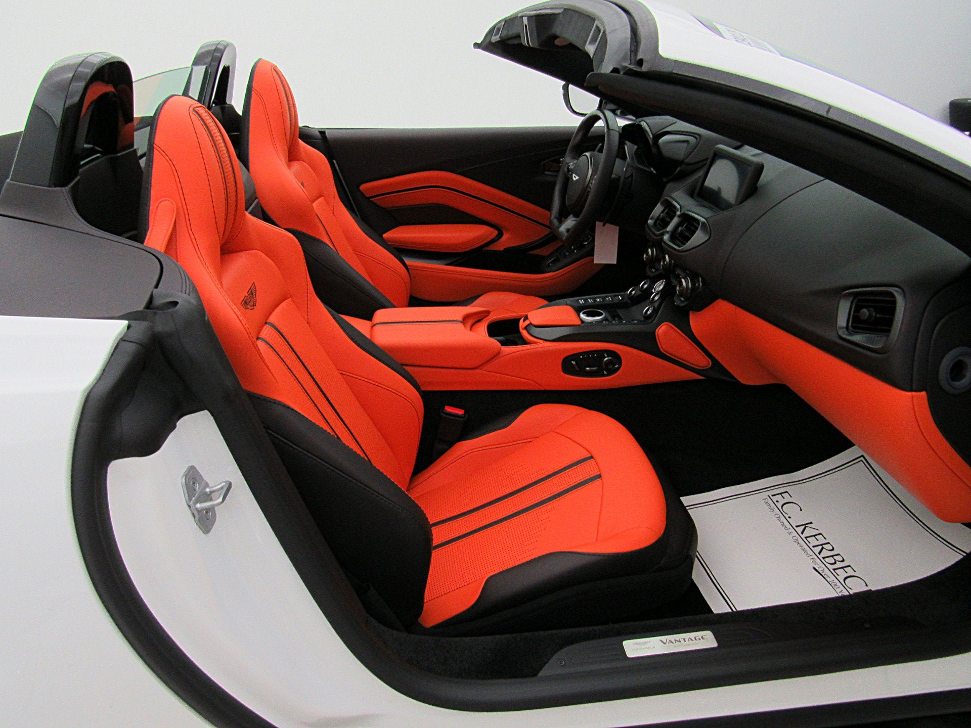 2023 Aston Martin Vantage Roadster