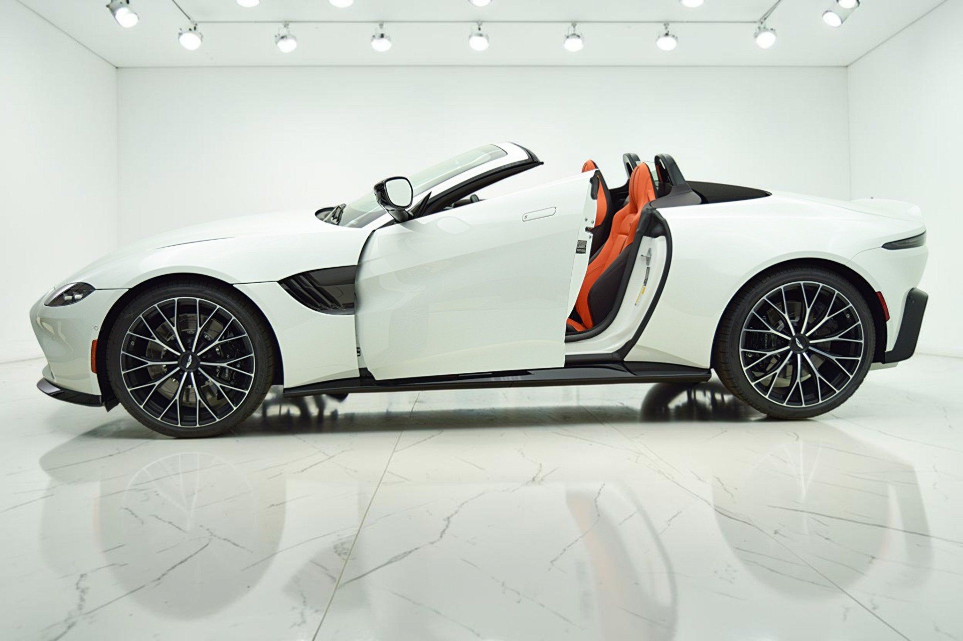 2023 Aston Martin Vantage Roadster