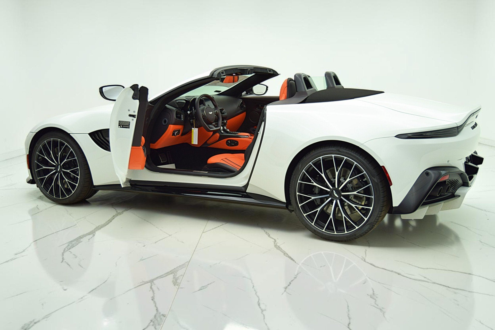 2023 Aston Martin Vantage Roadster