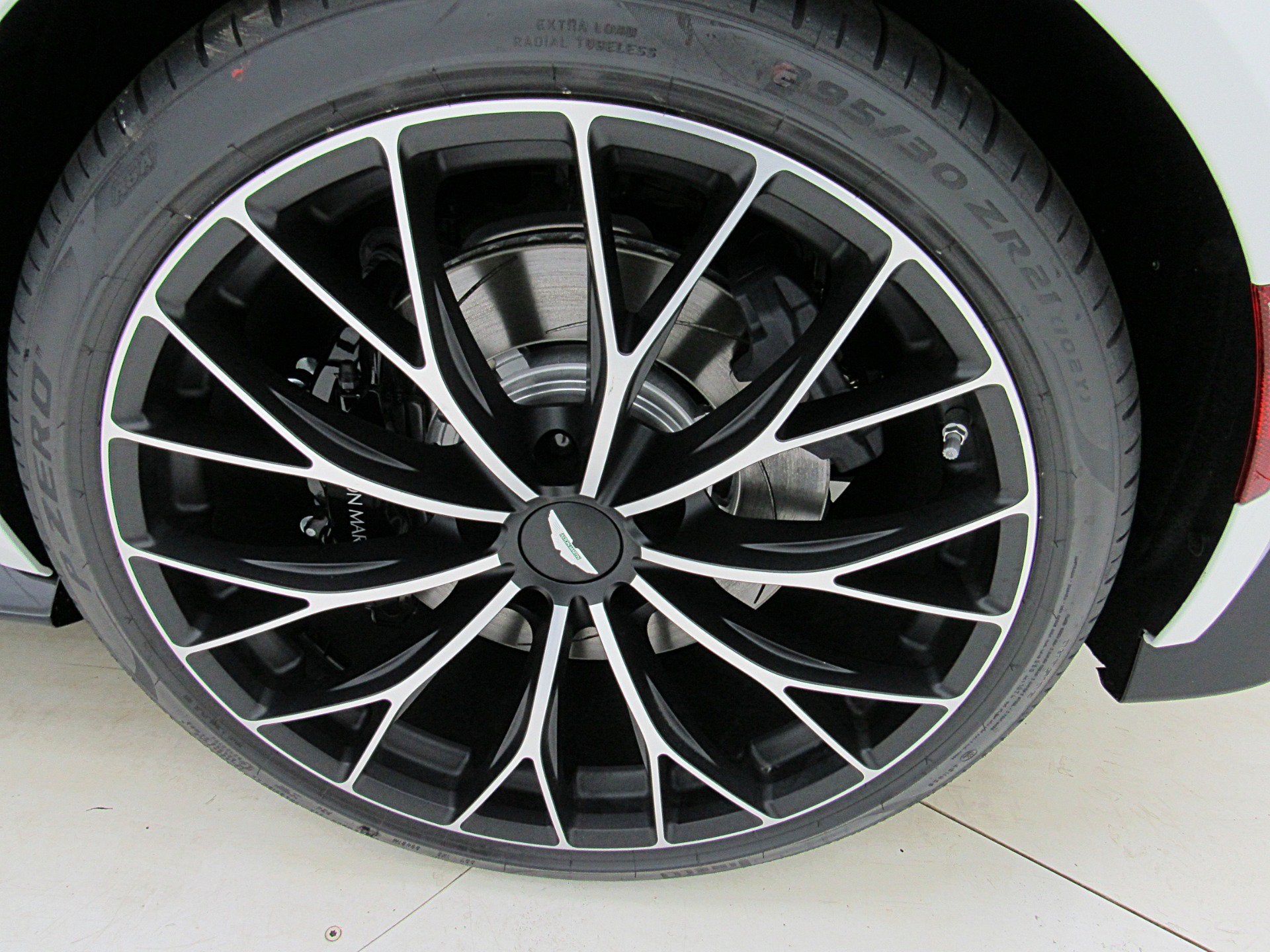 2023 Aston Martin Vantage Roadster