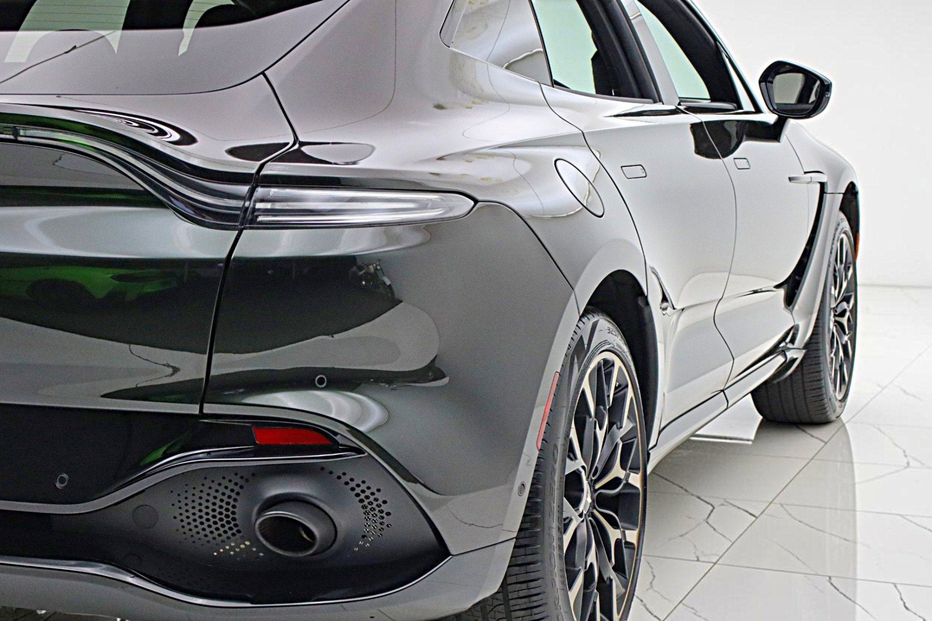 2021 Aston Martin DBX DBX