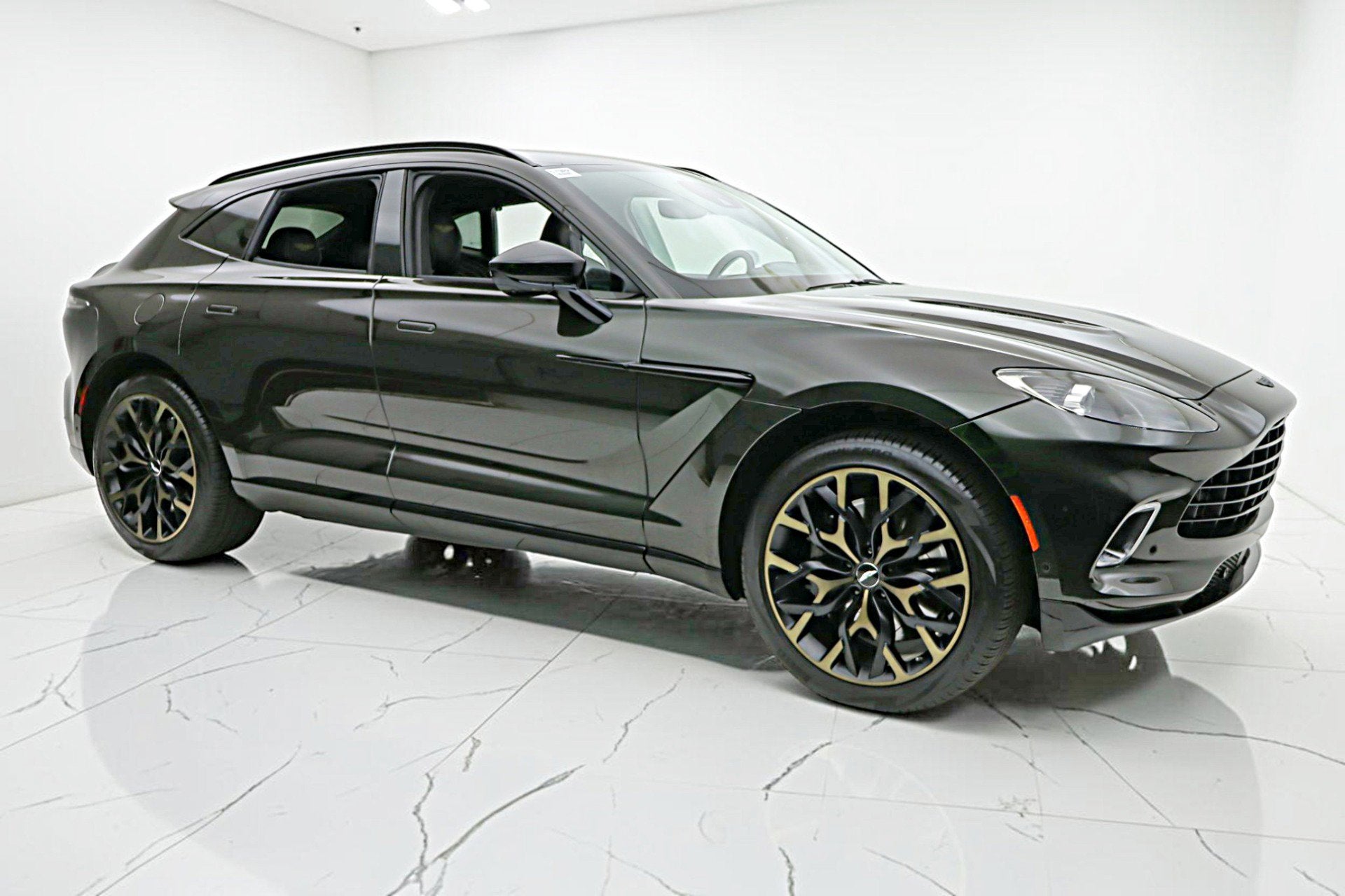 2021 Aston Martin DBX DBX