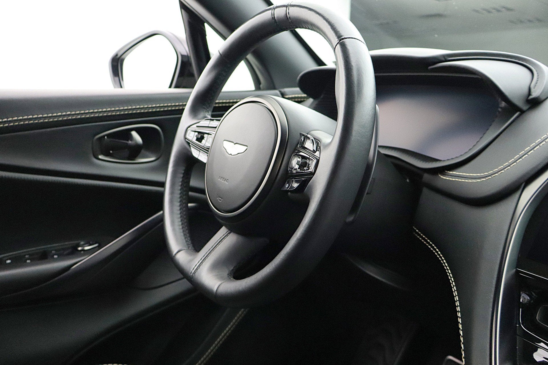 2021 Aston Martin DBX DBX