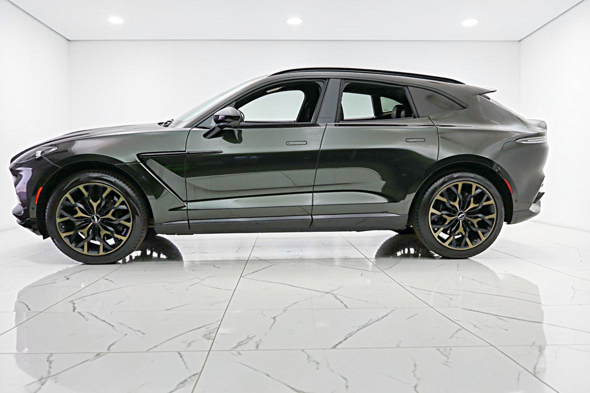 2021 Aston Martin DBX DBX
