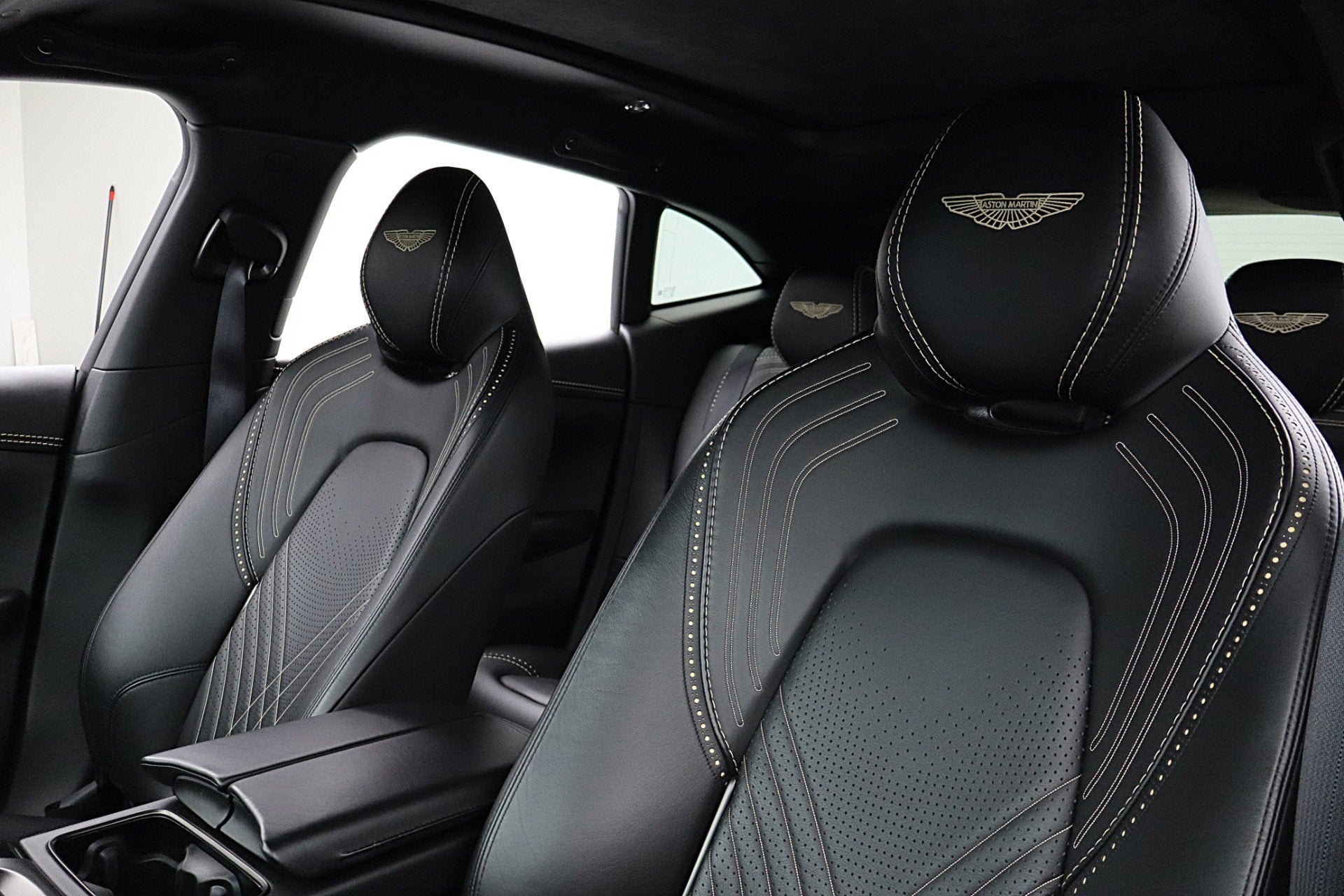 2021 Aston Martin DBX DBX
