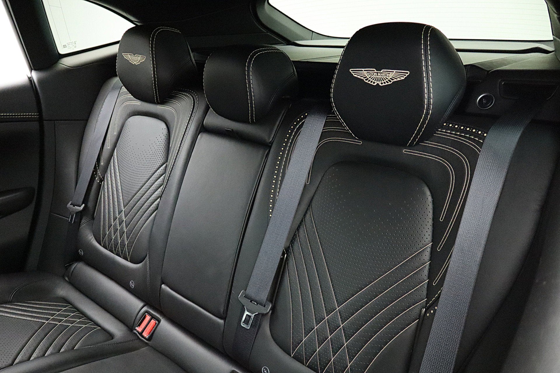 2021 Aston Martin DBX DBX