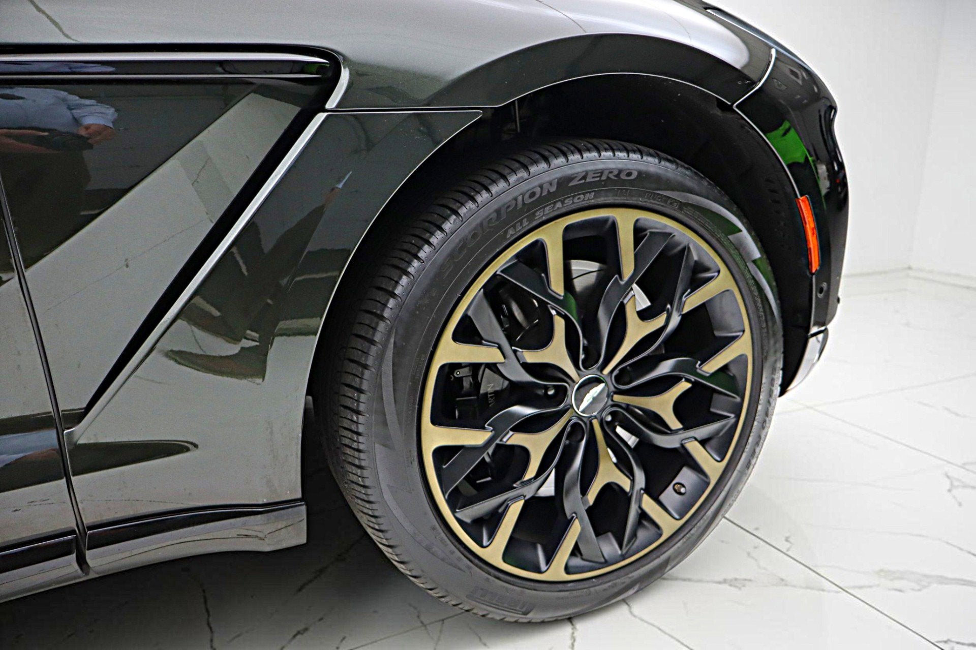 2021 Aston Martin DBX DBX