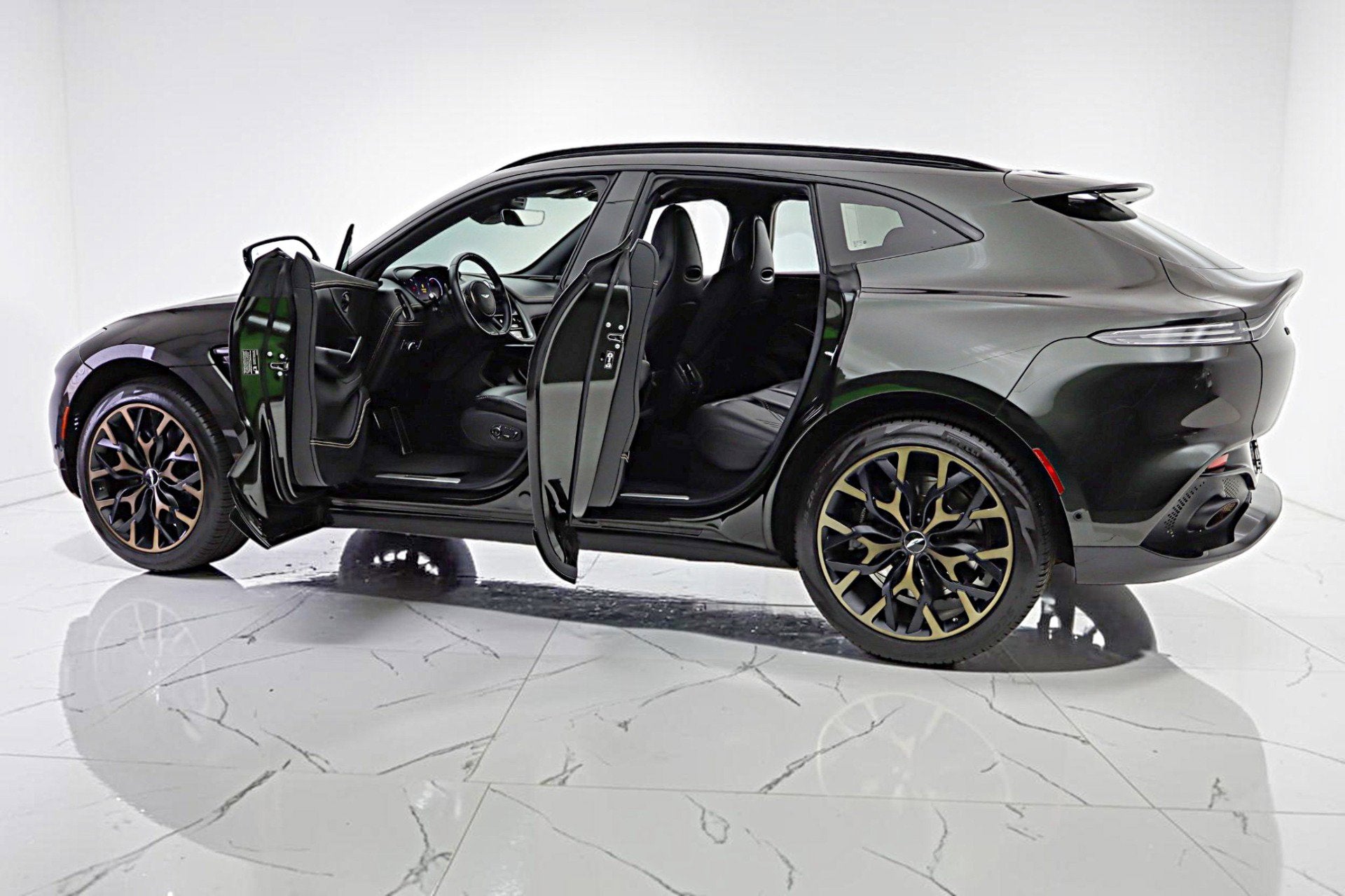 2021 Aston Martin DBX DBX