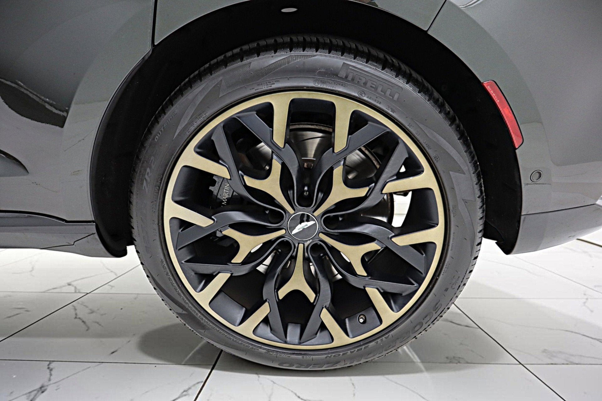 2021 Aston Martin DBX DBX