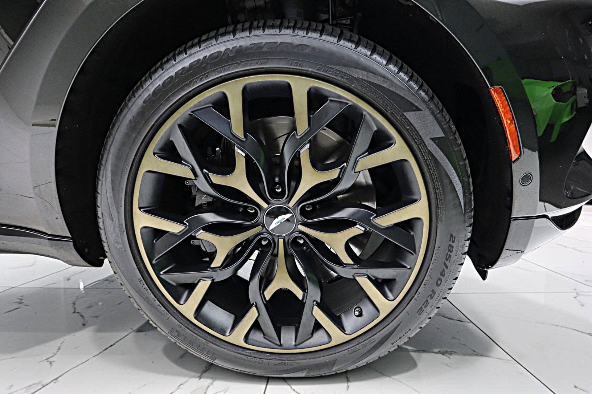2021 Aston Martin DBX DBX