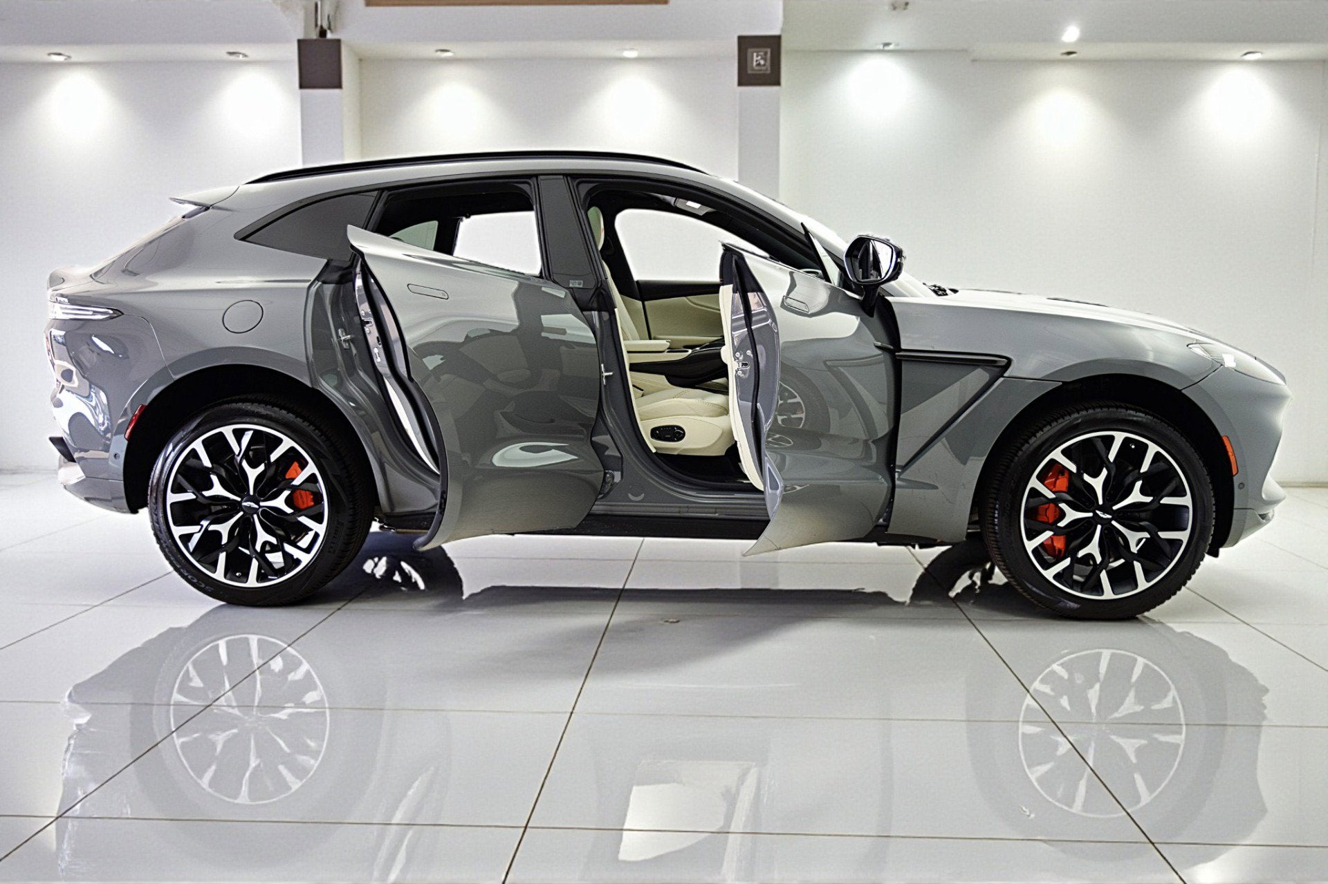 2022 Aston Martin DBX DBX