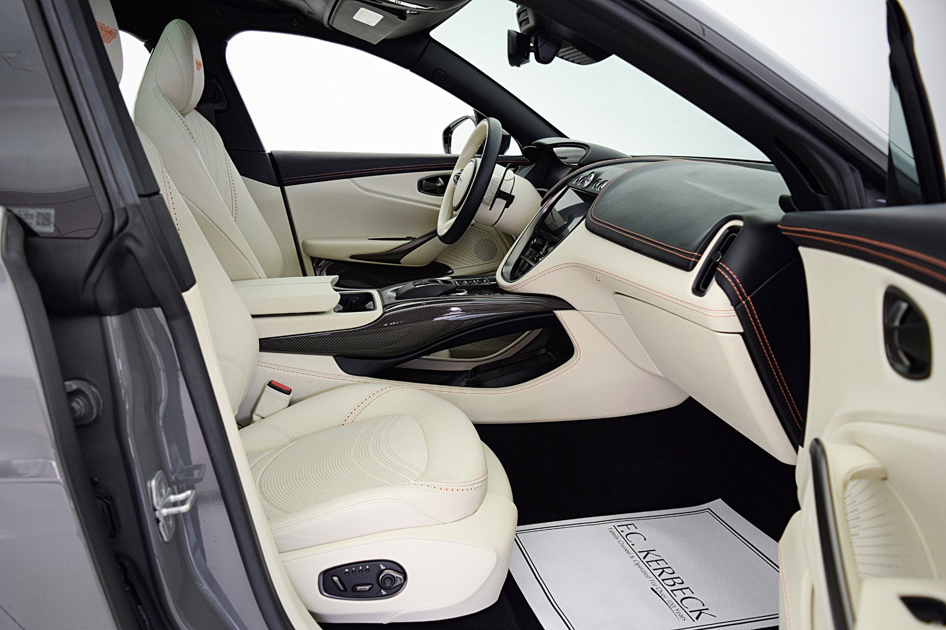 2022 Aston Martin DBX DBX