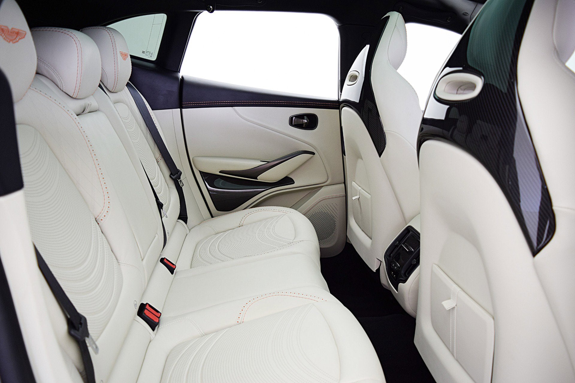 2022 Aston Martin DBX DBX