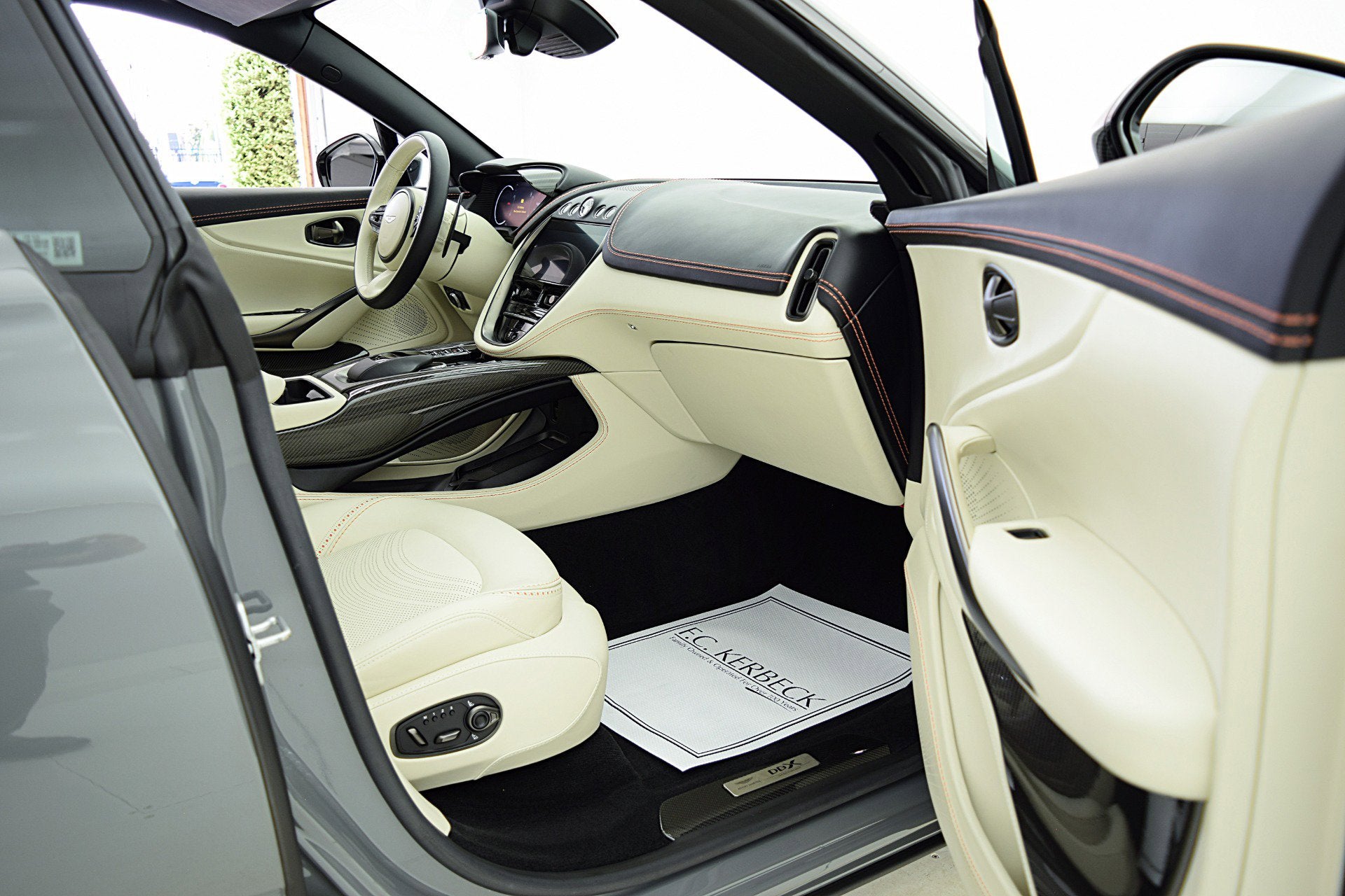 2022 Aston Martin DBX DBX