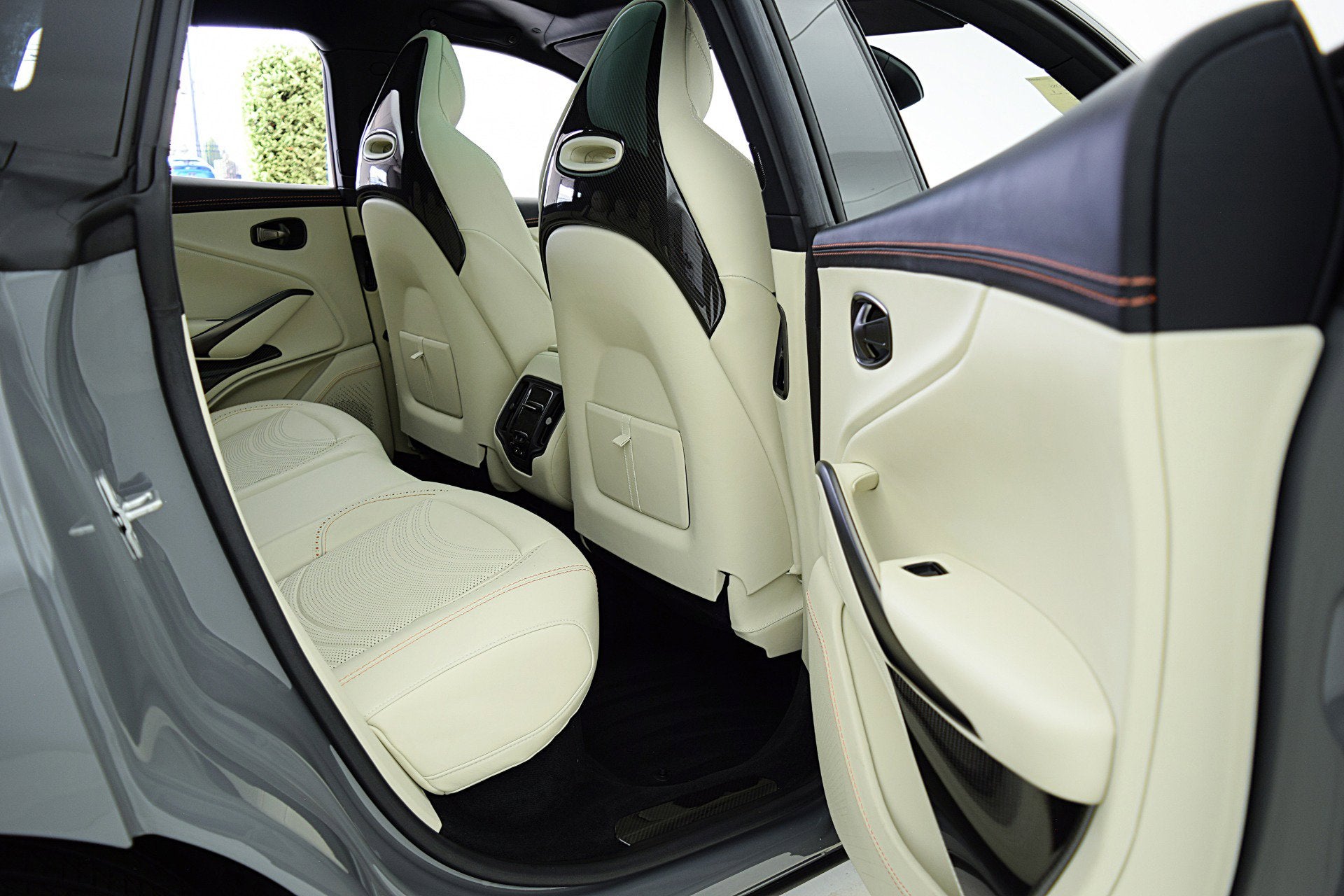 2022 Aston Martin DBX DBX