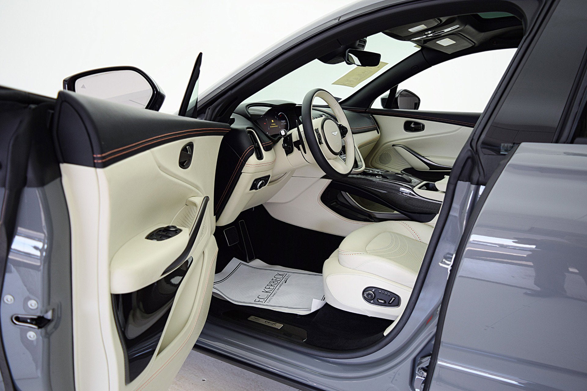 2022 Aston Martin DBX DBX