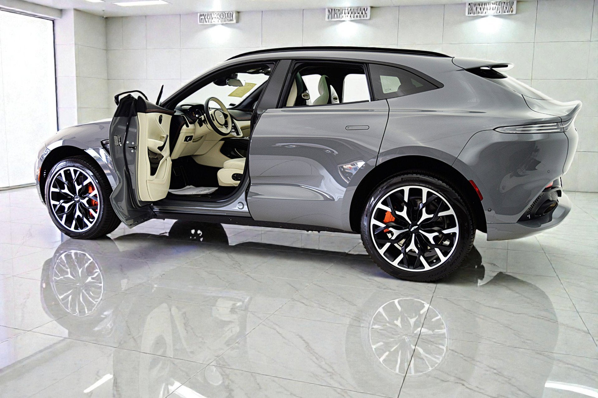 2022 Aston Martin DBX DBX