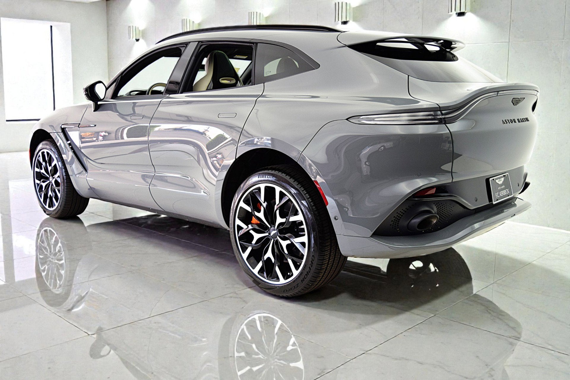 2022 Aston Martin DBX DBX