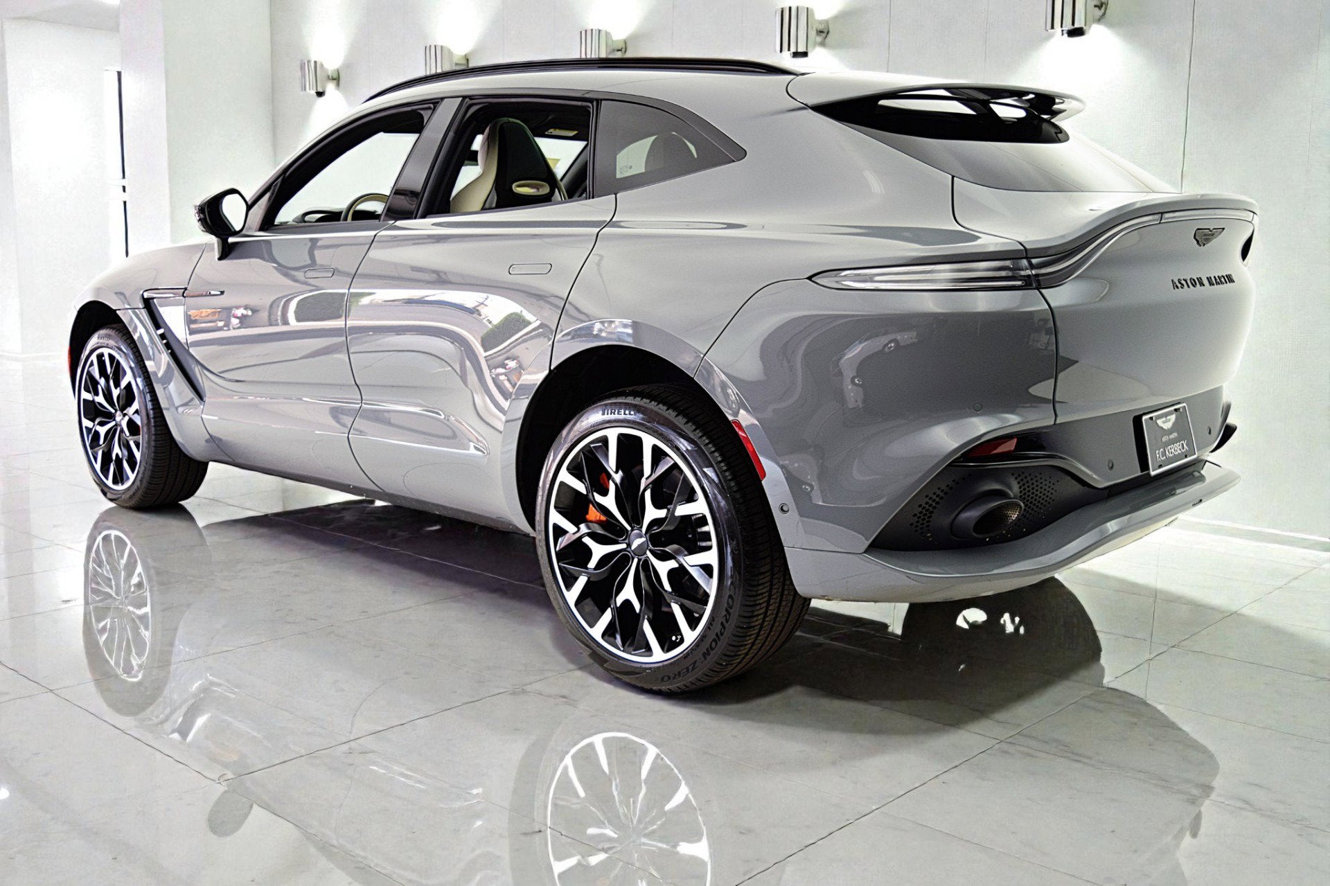 2022 Aston Martin DBX DBX