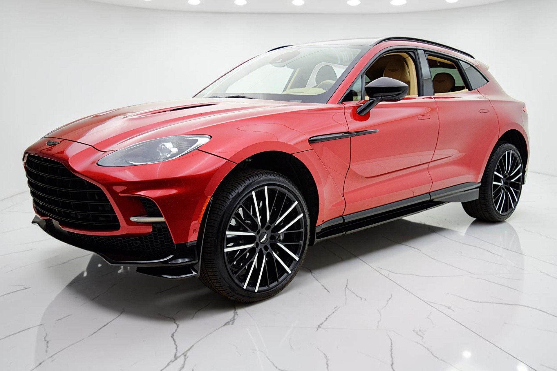 2023 Aston Martin DBX 707