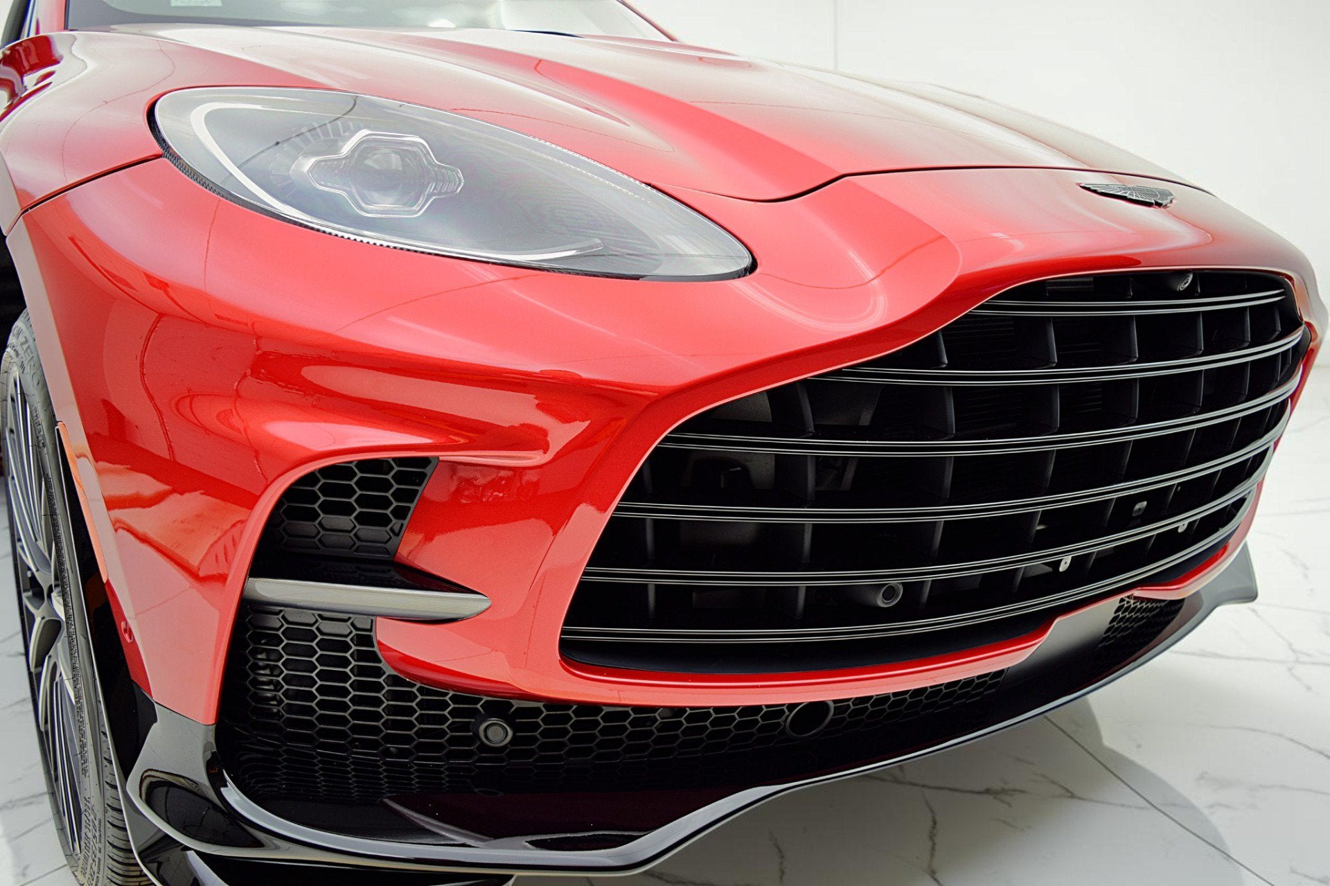2023 Aston Martin DBX 707
