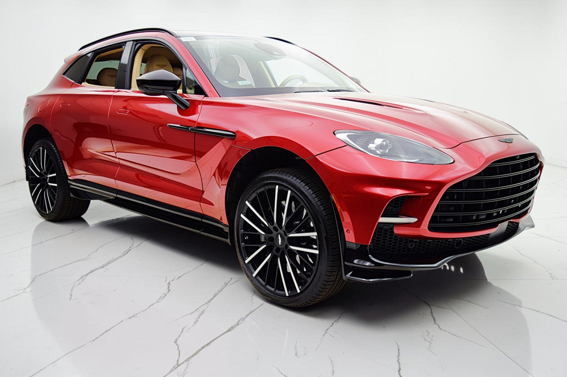2023 Aston Martin DBX 707