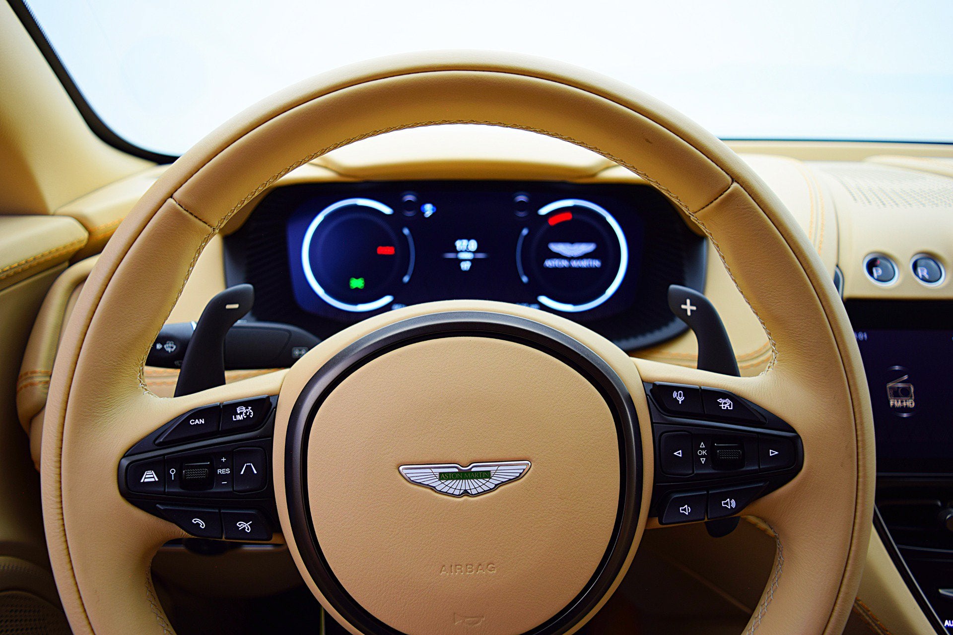 2023 Aston Martin DBX 707
