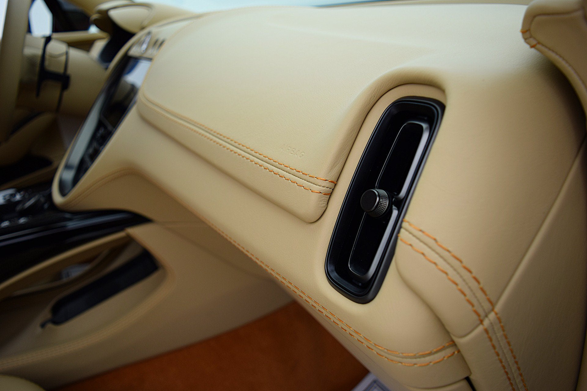2023 Aston Martin DBX 707