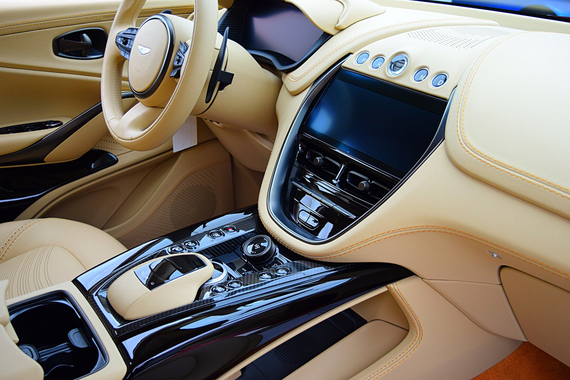 2023 Aston Martin DBX 707