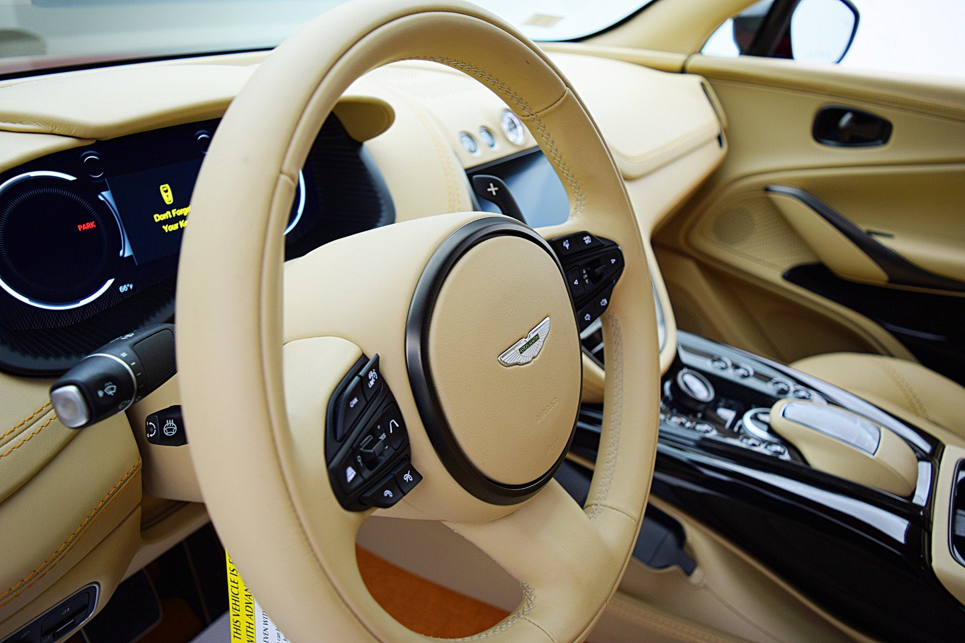 2023 Aston Martin DBX 707