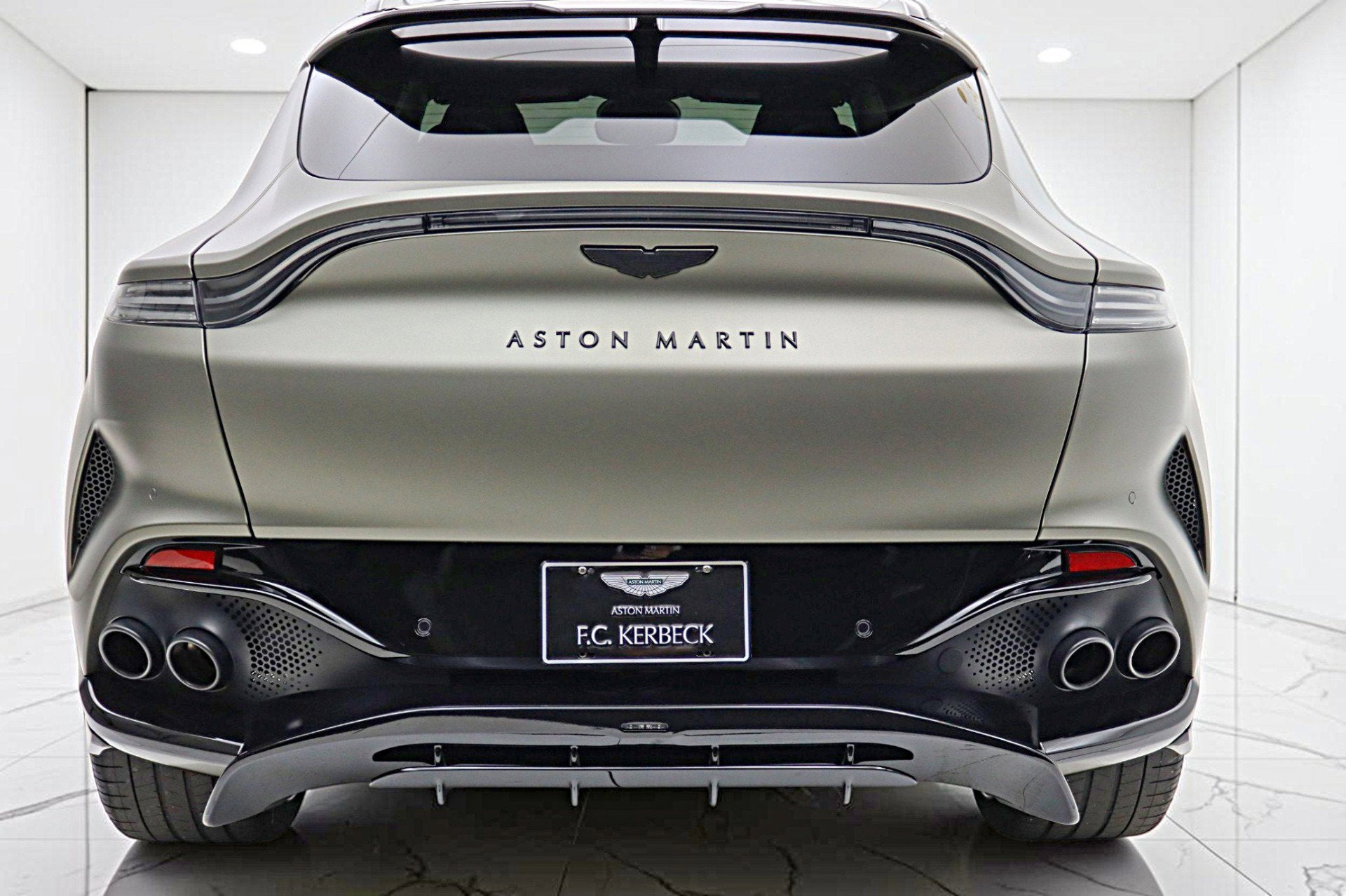 2023 Aston Martin DBX 707