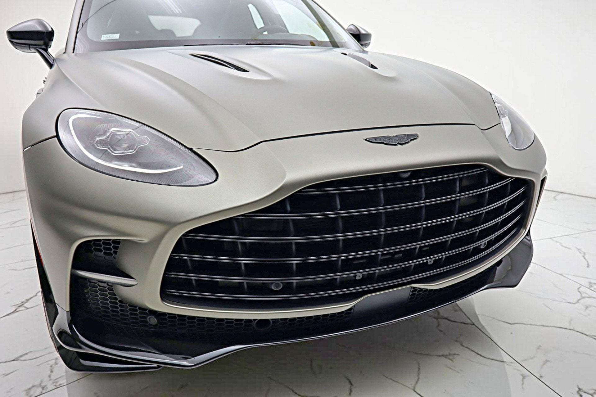 2023 Aston Martin DBX 707