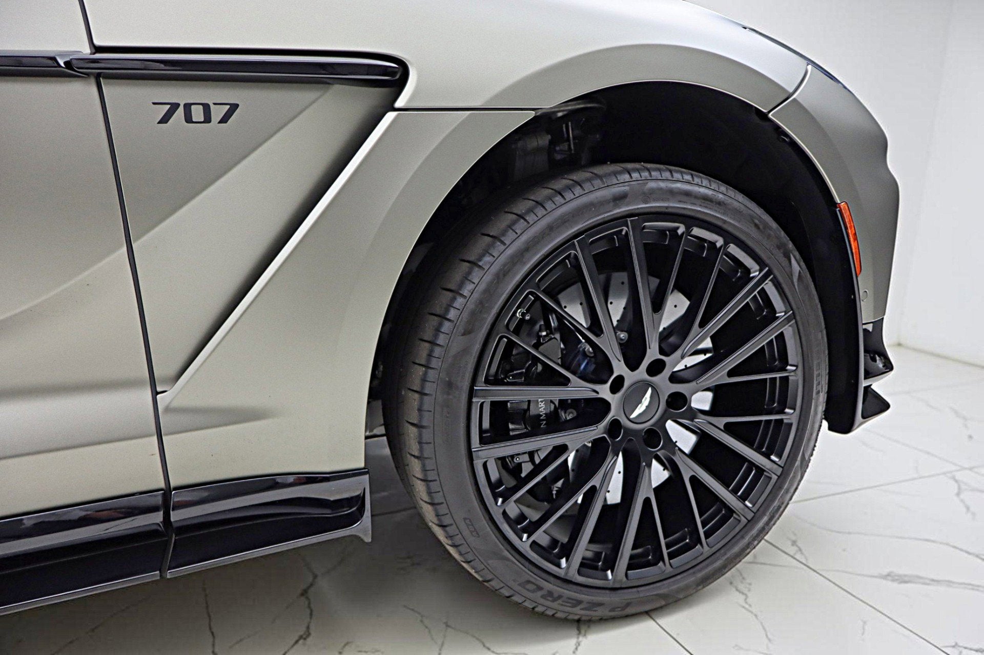 2023 Aston Martin DBX 707