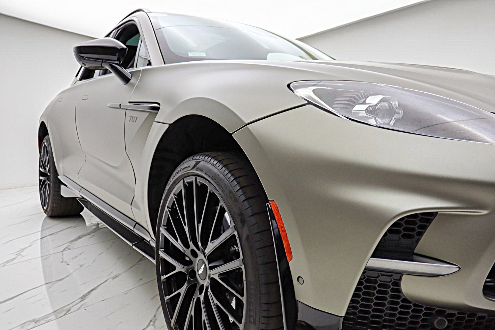 2023 Aston Martin DBX 707
