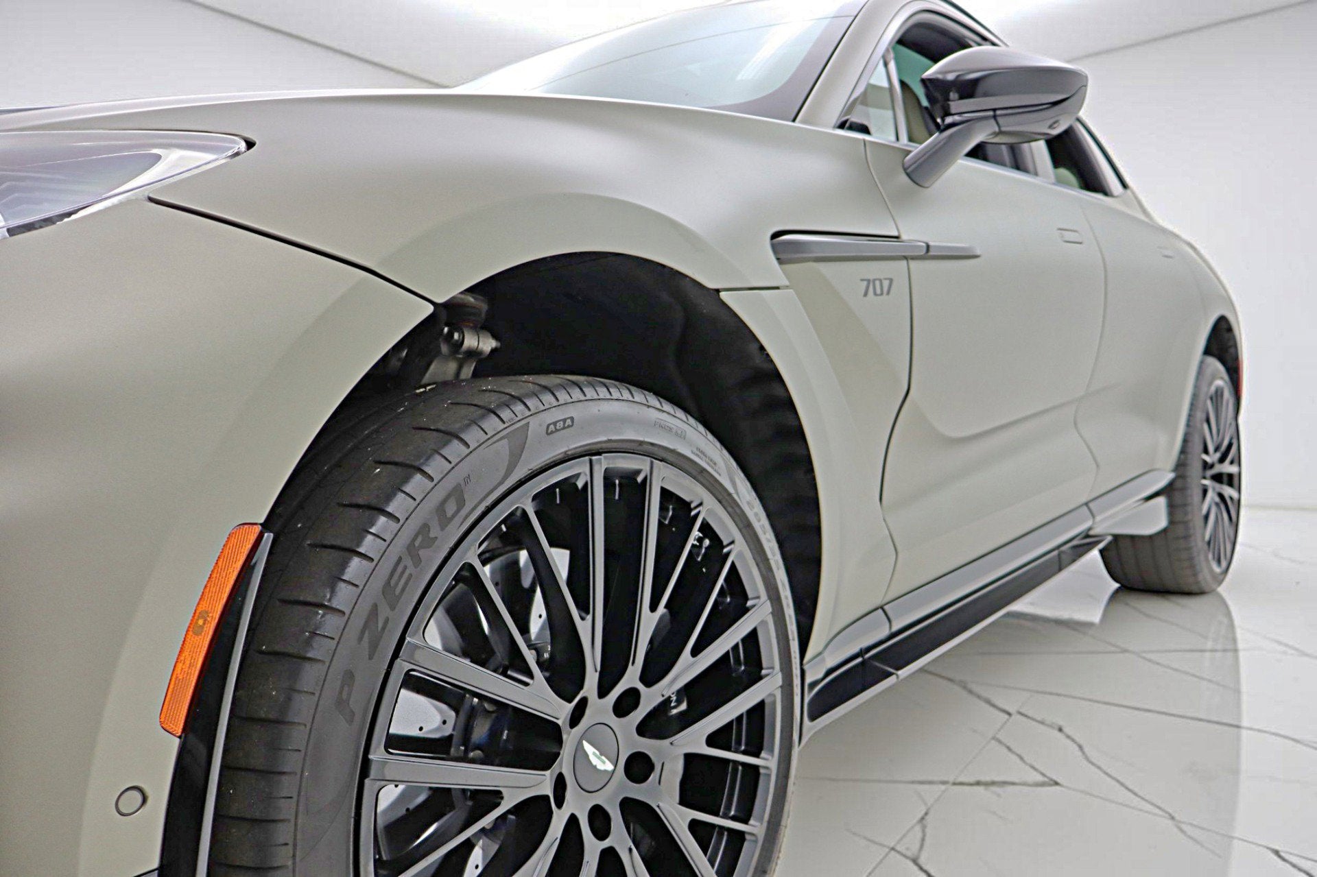 2023 Aston Martin DBX 707
