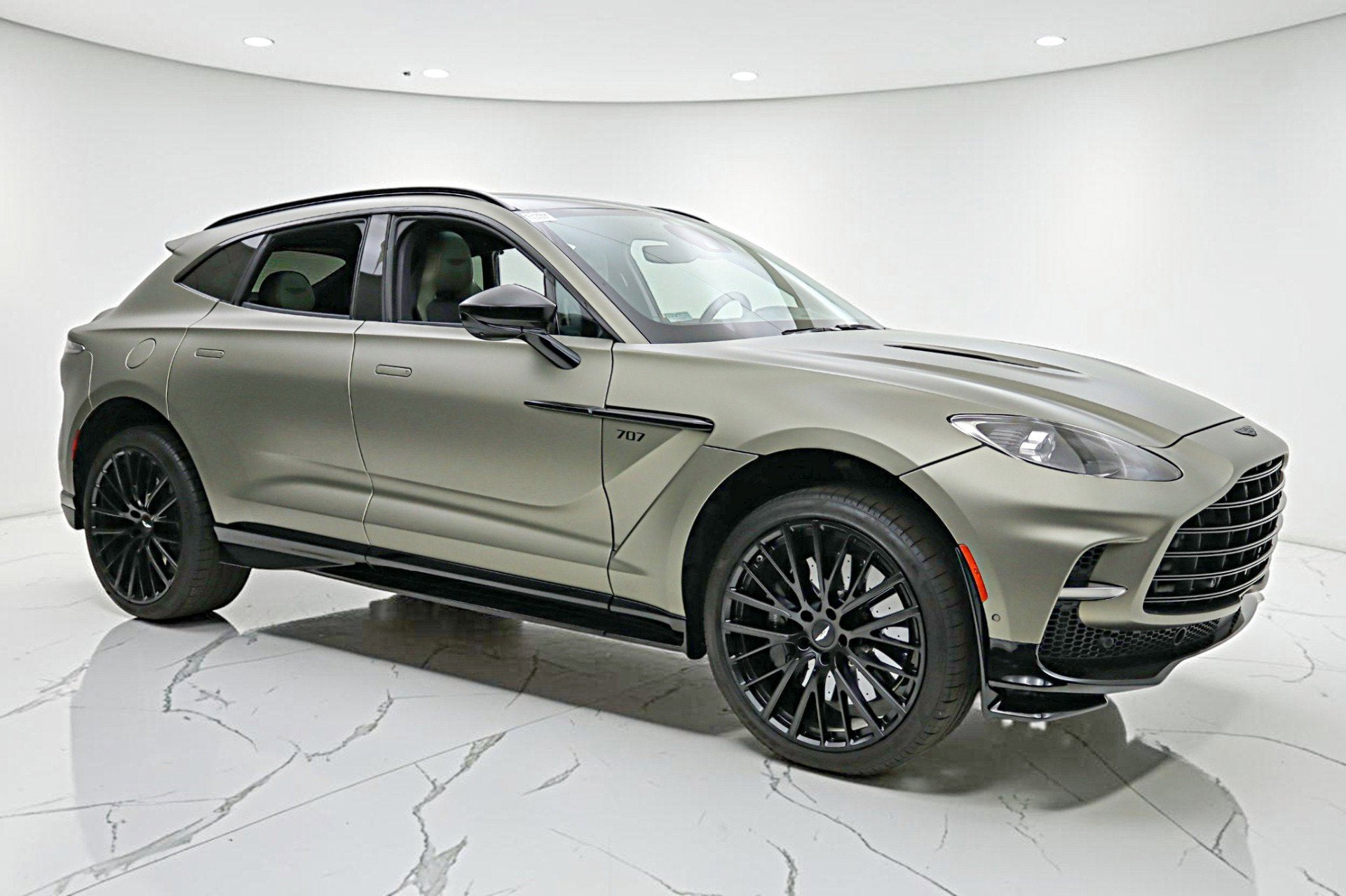 2023 Aston Martin DBX 707