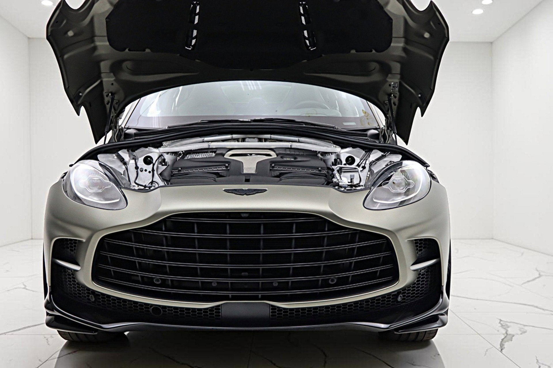 2023 Aston Martin DBX 707