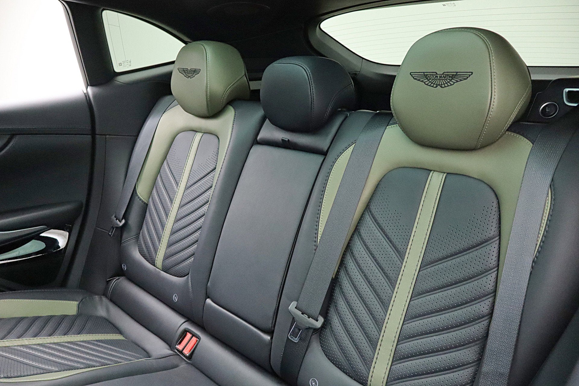 2023 Aston Martin DBX 707