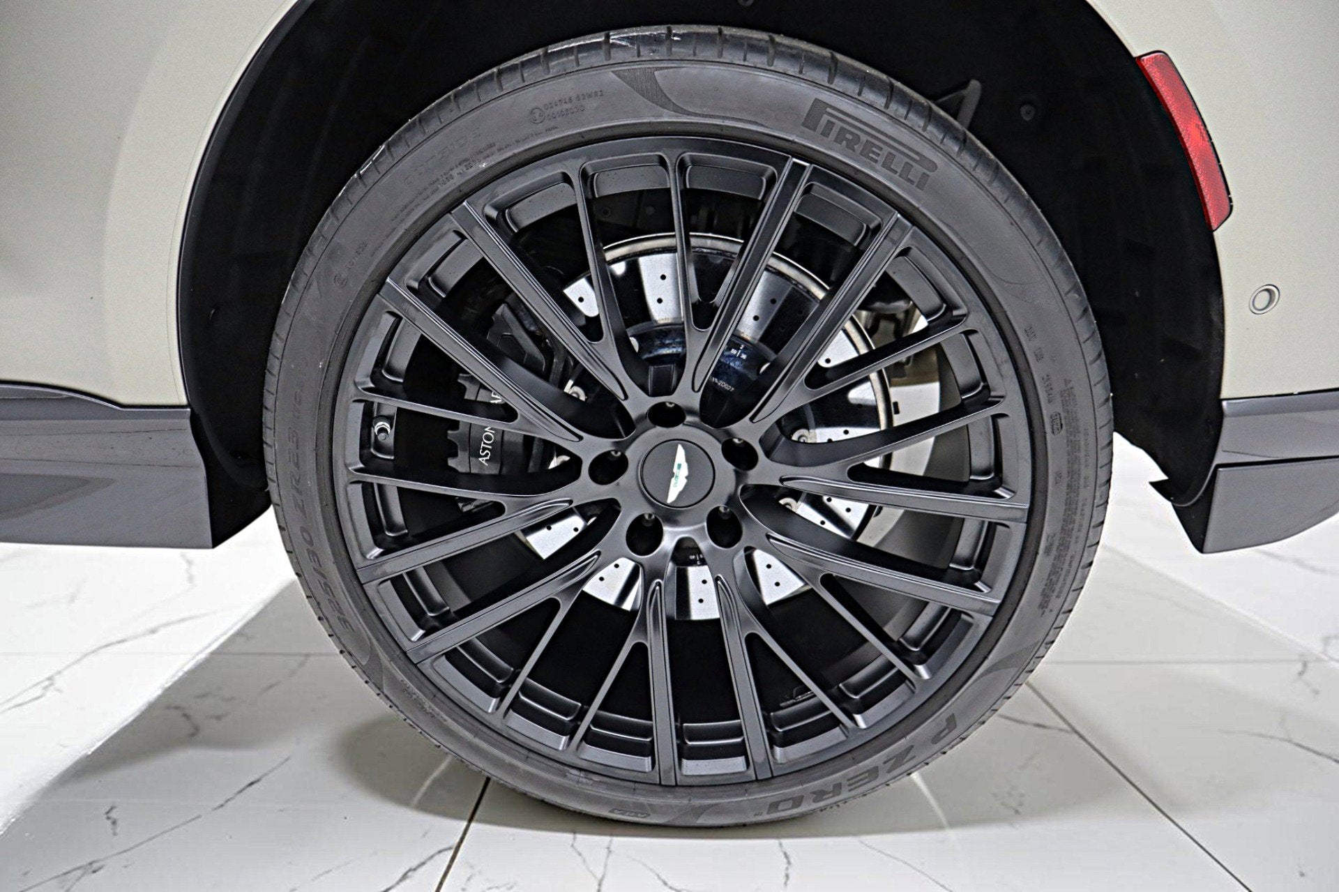 2023 Aston Martin DBX 707