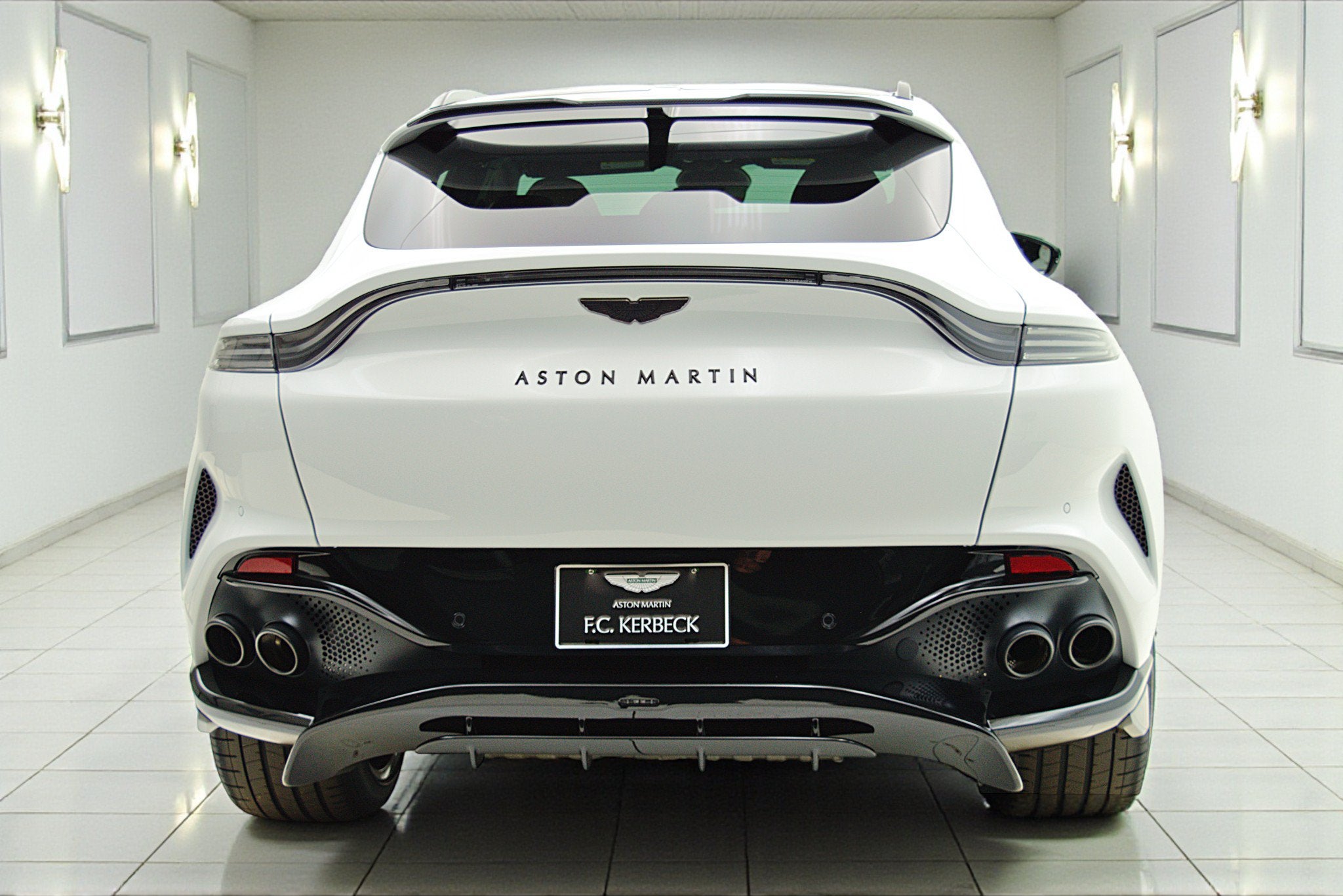 2023 Aston Martin DBX 707